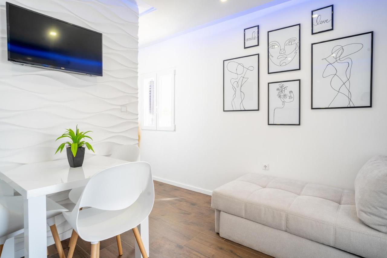 Jure Apartment *