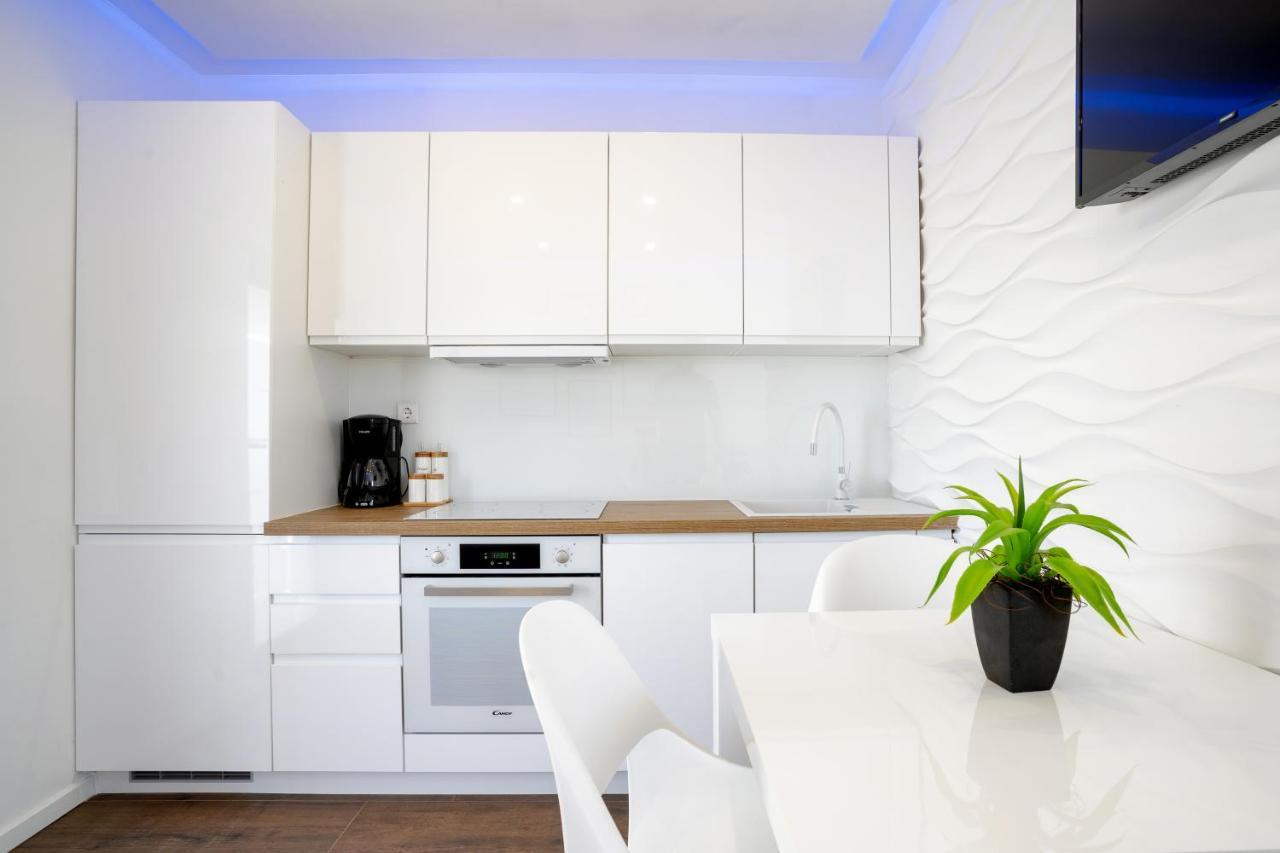 Jure Apartment *